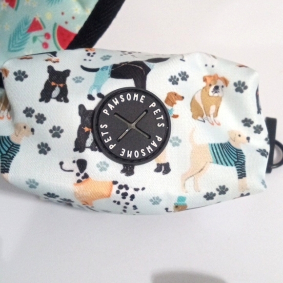 DOG HARNESS AND PET WASTE BAG DISPENSER TWO PIECE SET SIZE MEDIUM NWOT - Picture 3 of 4